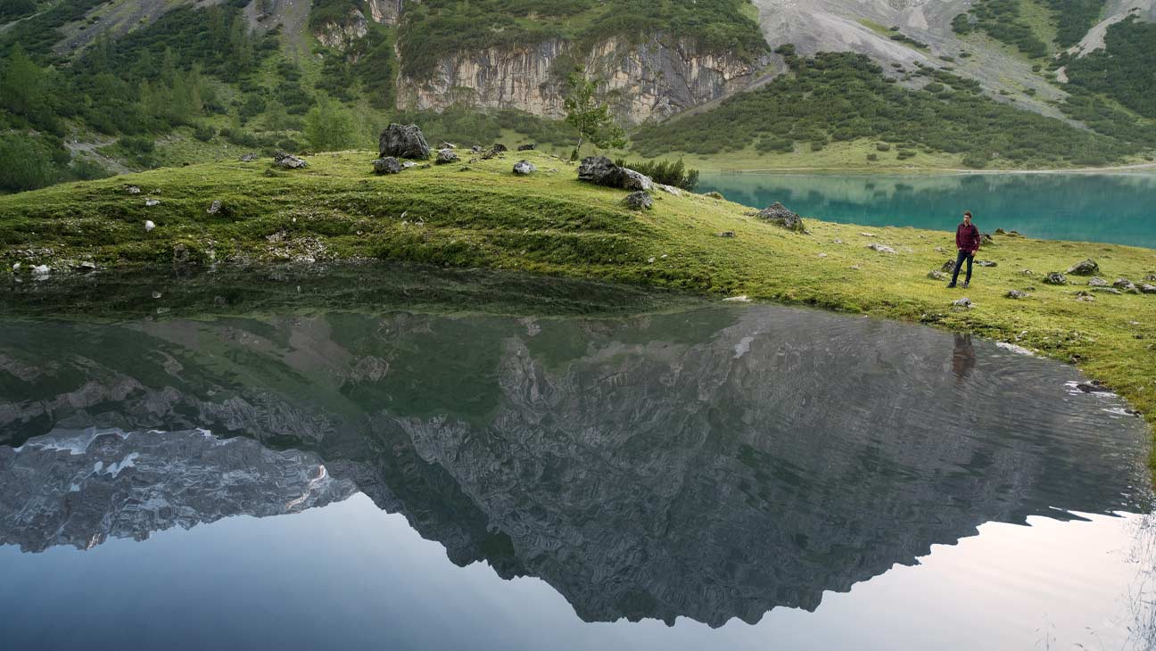 Blick auf einen Bergsee