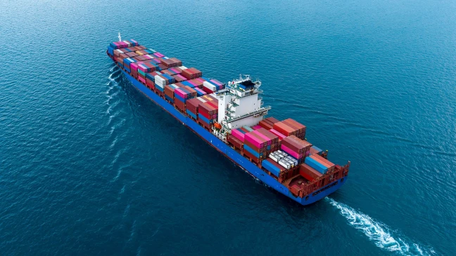 Große rote Zahl 1 auf weißem Hintergrund, flankiert von zwei grauen Pfeilen, die nach rechts zeigen.