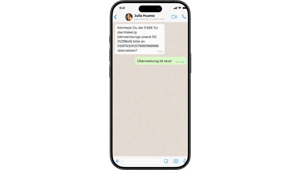 Smartphone zeigt Chatansicht mit Nachricht ueber Geldbetrag und IBAN sowie gesendeter Bestaetigung und sichtbaren Uhrzeit und Symbolen.