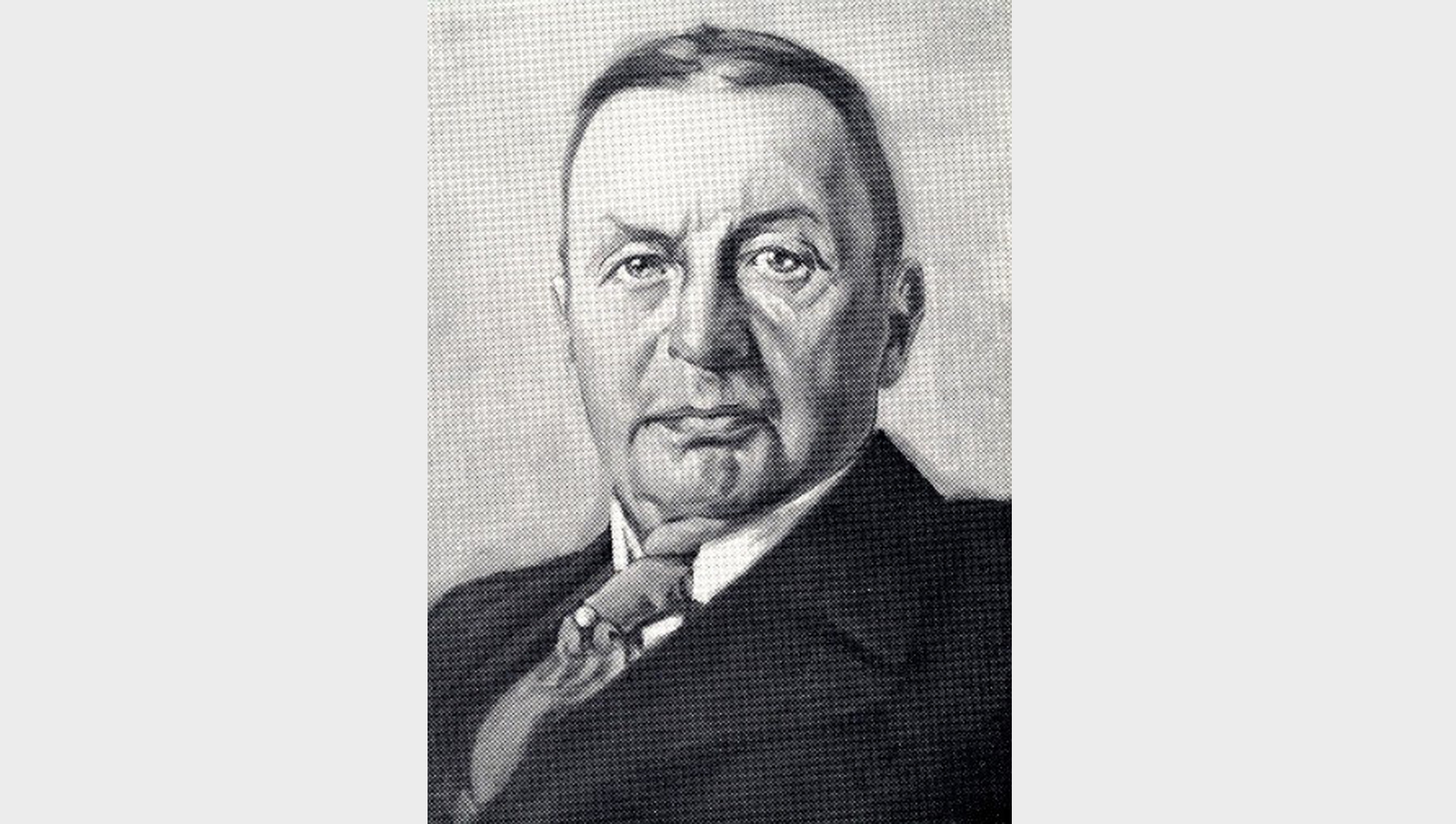 Die Nationalsozialisten versuchten 1938, über Beteiligungen am Aktienkapital Einfluss auf die Bayerische Vereinsbank zu gewinnen. Paul Reusch, Aufsichtsratsvorsitzender, verhinderte dies.