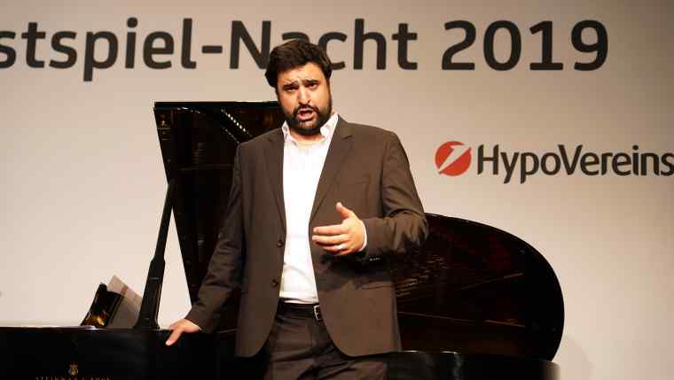 Milan Siljanov und Nino Chokhonelidze (Klavier) im Literaturhaus