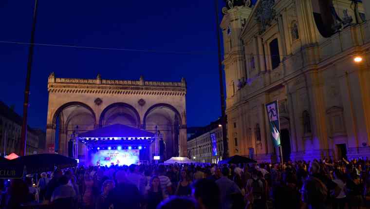 WHALE CITY auf der Open-Air-Bühne am Odeonsplatz
